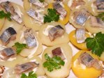 Закусочный картофель с сельдью